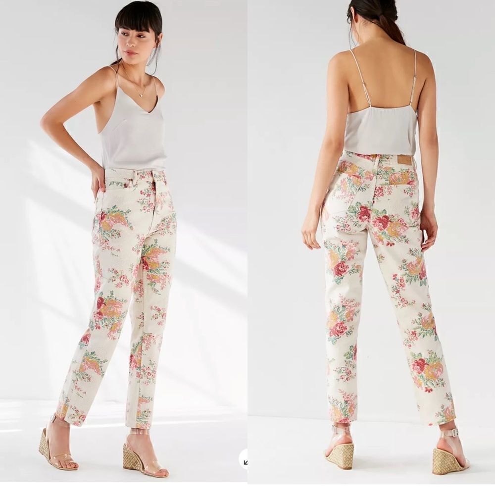 UO BDG Sz 27 Mom Jean Slim – Floral